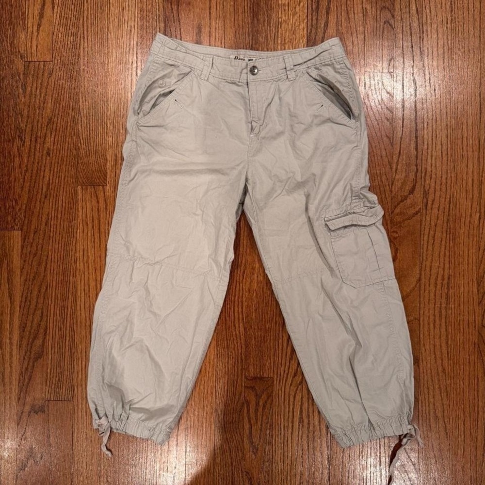 Vintage y2k GH Bass Heritage Women's Mid-Rise Cargo Capri Pants size 6 Beige